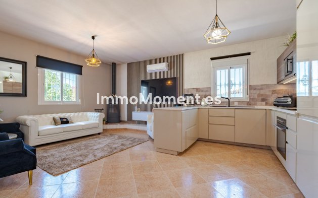 Bestaande woning - Vrijstaande villa - Binnenland  - Coín