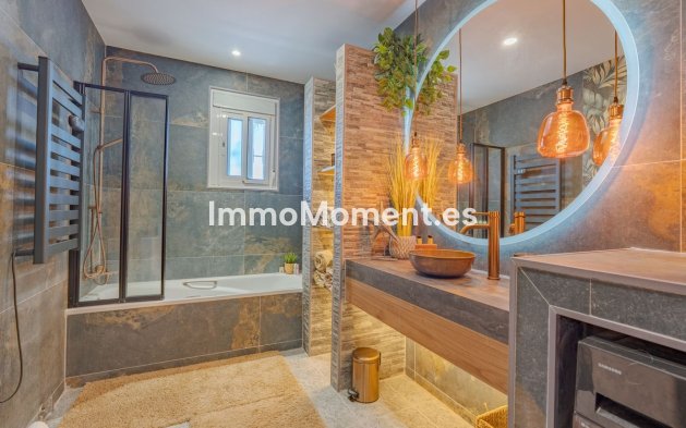 Bestaande woning - Vrijstaande villa - Binnenland  - Coín
