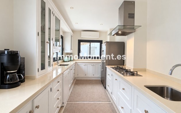 Reventa - Villa independiente - Marbella - Guadalmina Baja