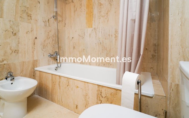 Wiederverkauf - Wohnung - Marbella - Elviria