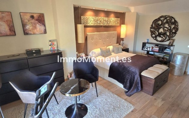 Resale - Apartment - Estepona - Bel Air