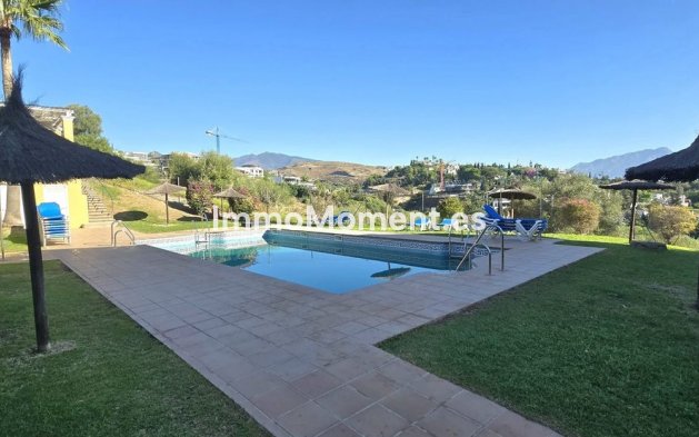 Resale - Apartment - Estepona - Bel Air