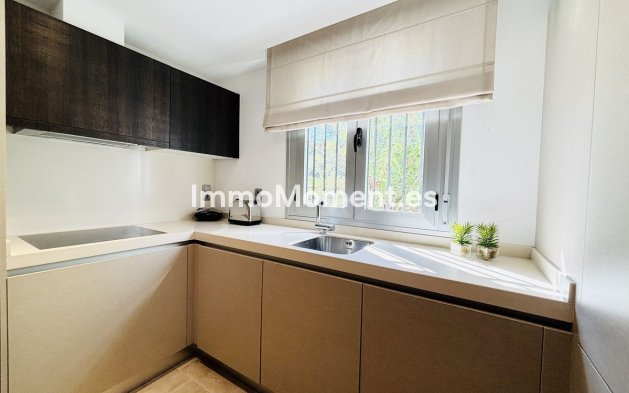 Resale - Apartment - Marbella - La Mairena