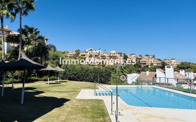 Resale - Apartment - Marbella - La Mairena