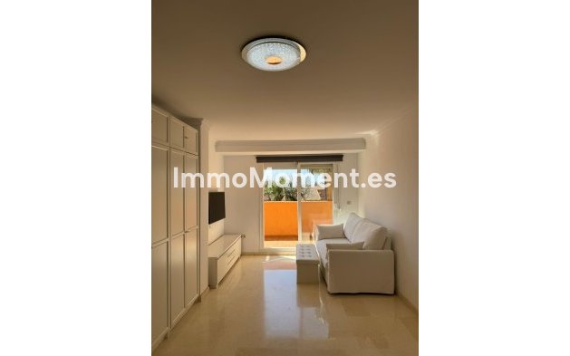 Resale - Apartment - Marbella - Elviria