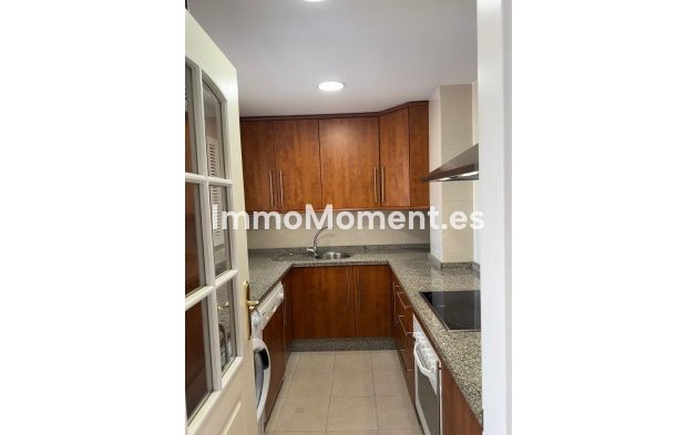 Resale - Apartment - Marbella - Elviria