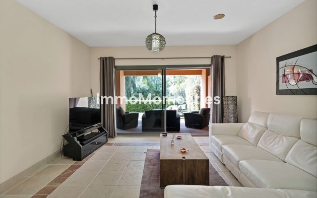 Wiederverkauf - Wohnung - Estepona  - Atalaya