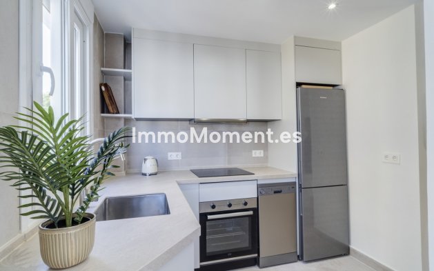 Resale - Apartment - Estepona - Estepona Centro