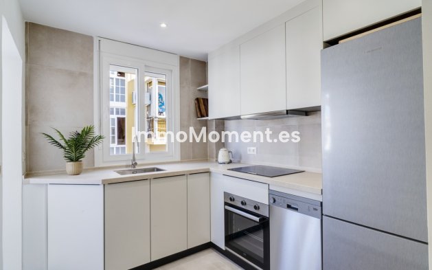 Resale - Apartment - Estepona - Estepona Centro