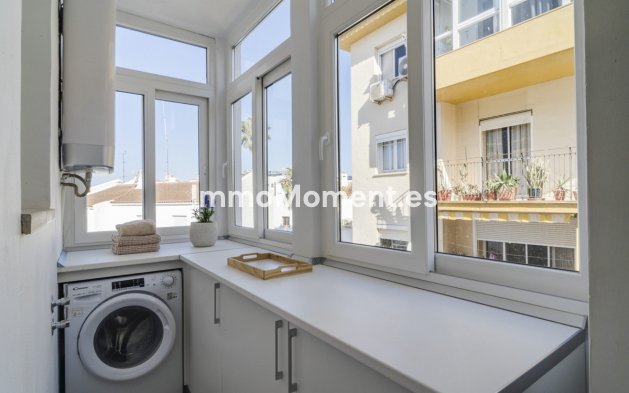 Resale - Apartment - Estepona - Estepona Centro