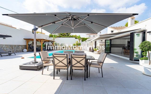 Wiederverkauf - Freistehende Villa - Orihuela Costa - Villamartín
