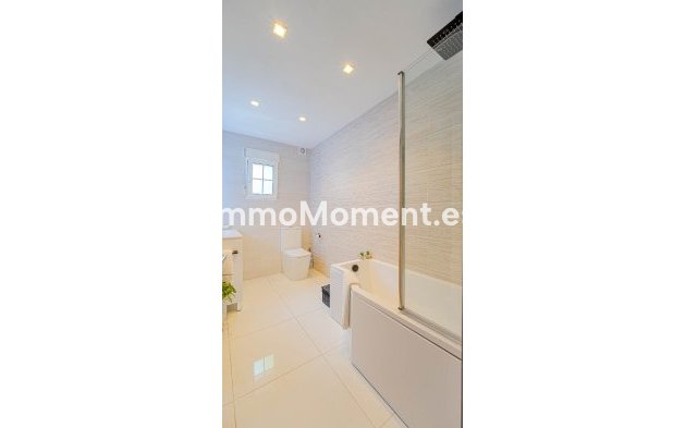 Wiederverkauf - Freistehende Villa - Orihuela Costa - Villamartín