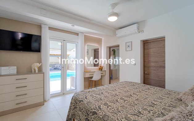 Wiederverkauf - Freistehende Villa - Orihuela Costa - Villamartín