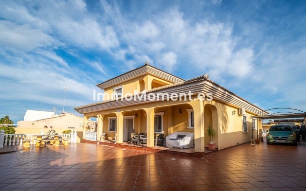 Wiederverkauf - Freistehende Villa - Torrevieja - Torrevieja Centro