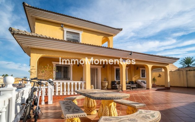 Wiederverkauf - Freistehende Villa - Torrevieja - Torrevieja Centro