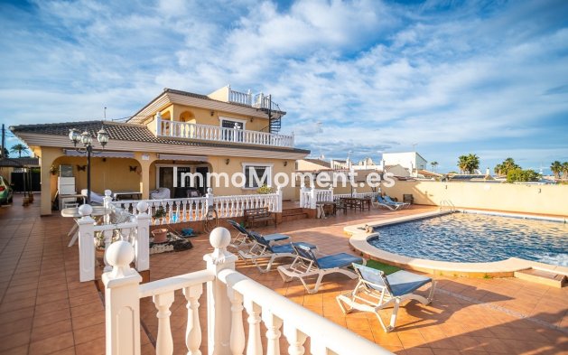 Wiederverkauf - Freistehende Villa - Torrevieja - Torrevieja Centro