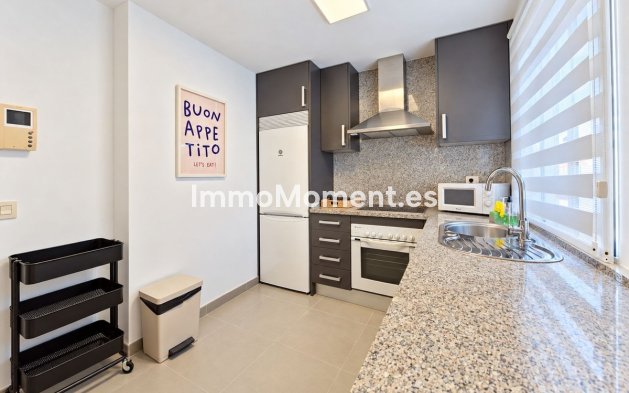 Resale - Apartment - Estepona - Estepona Centro