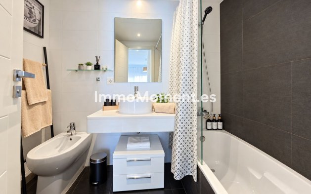 Resale - Apartment - Estepona - Estepona Centro