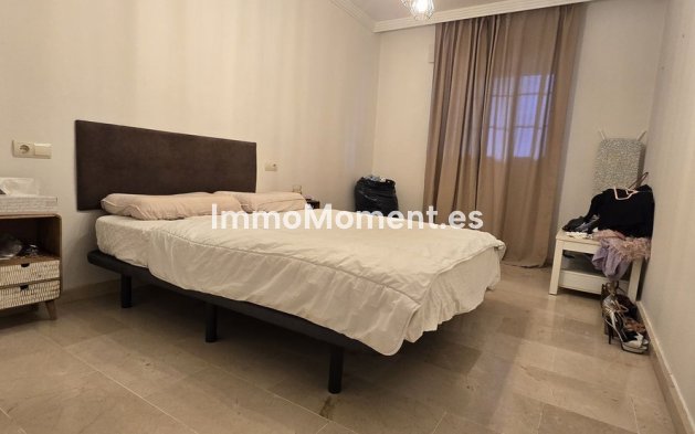 Resale - Apartment - Marbella - Elviria