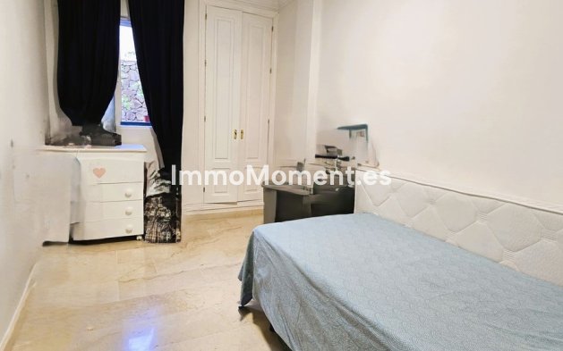 Resale - Apartment - Marbella - Elviria