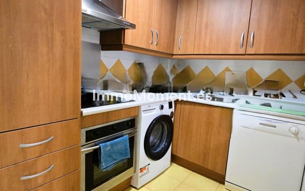 Resale - Apartment - Marbella - Elviria