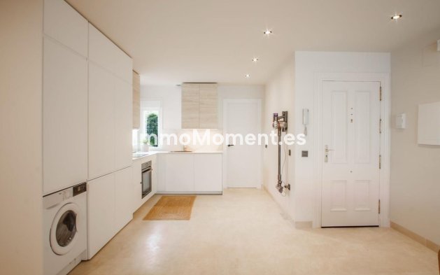 Resale - Apartment - Benahavís - La Quinta