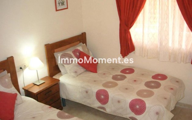 Resale - Apartment - Marbella - Elviria