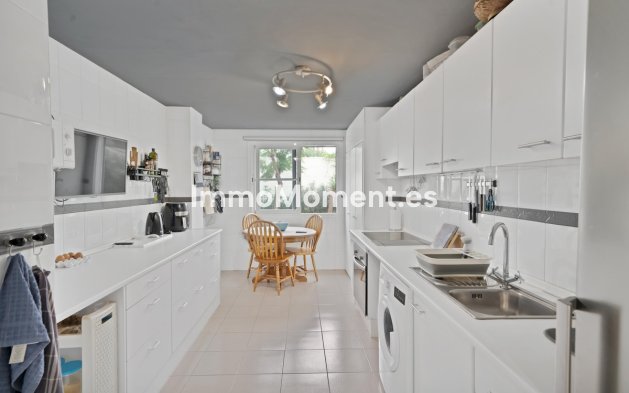 Wiederverkauf - Wohnung - Estepona  - Estepona Centro