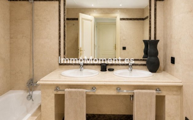 Resale - Apartment - Marbella - Sierra Blanca