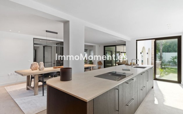 Resale - Detached villa - Marbella - Guadalmina Baja