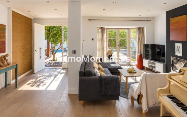 Resale - Detached villa - Estepona - Atalaya