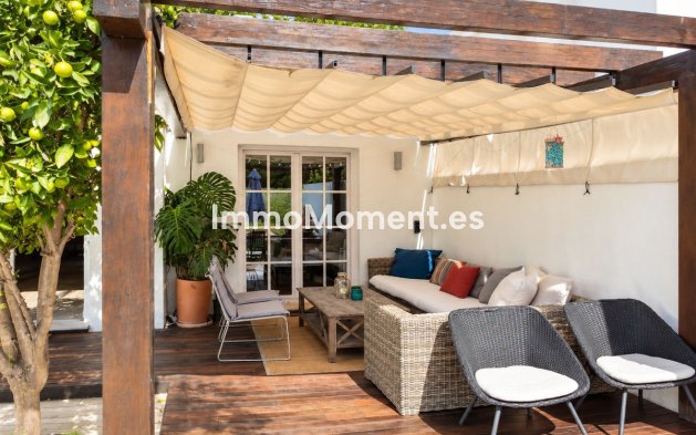 Resale - Detached villa - Estepona - Atalaya