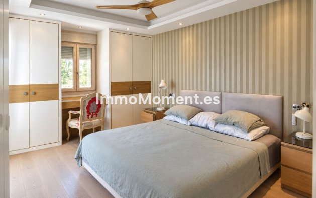 Resale - Detached villa - Estepona - Atalaya