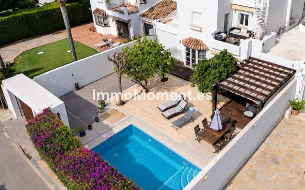 Resale - Detached villa - Estepona - Atalaya