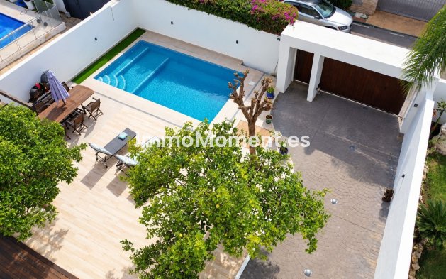 Resale - Detached villa - Estepona - Atalaya