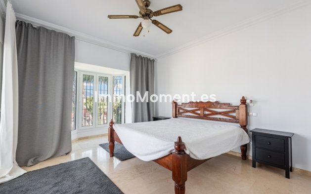 Resale - Detached villa - Estepona - Atalaya