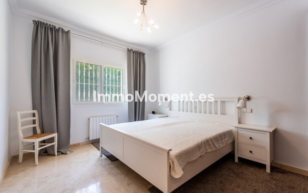 Resale - Detached villa - Estepona - Atalaya