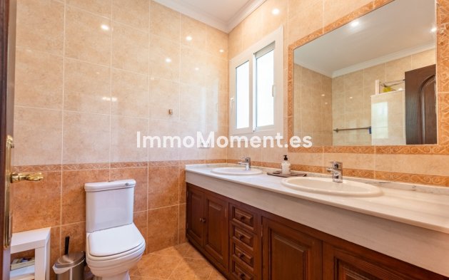 Resale - Detached villa - Estepona - Atalaya