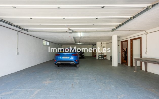 Resale - Detached villa - Estepona - Atalaya
