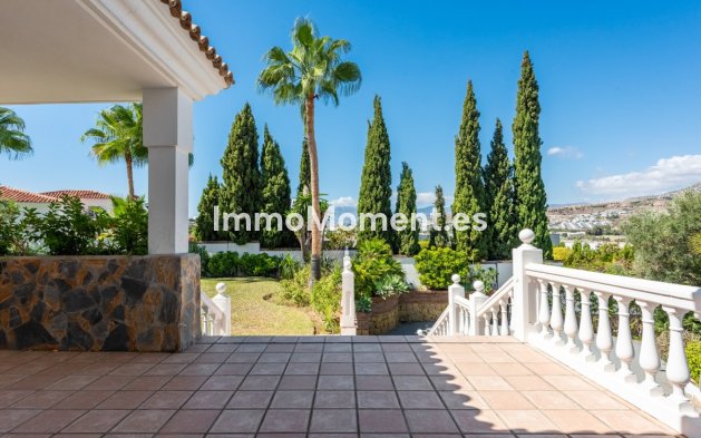 Resale - Detached villa - Estepona - Atalaya
