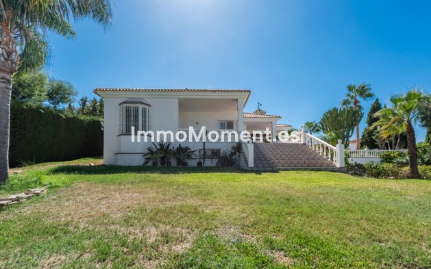Resale - Detached villa - Estepona - Atalaya