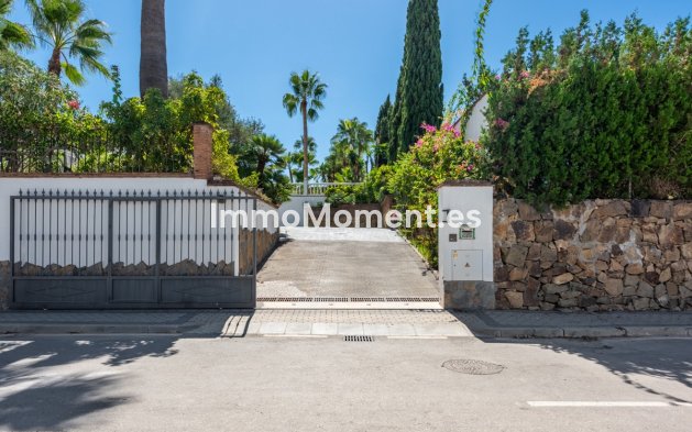 Resale - Detached villa - Estepona - Atalaya