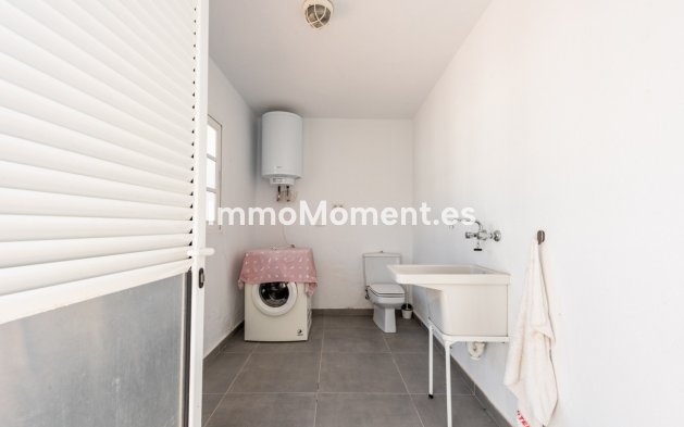 Resale - Detached villa - Estepona - Atalaya