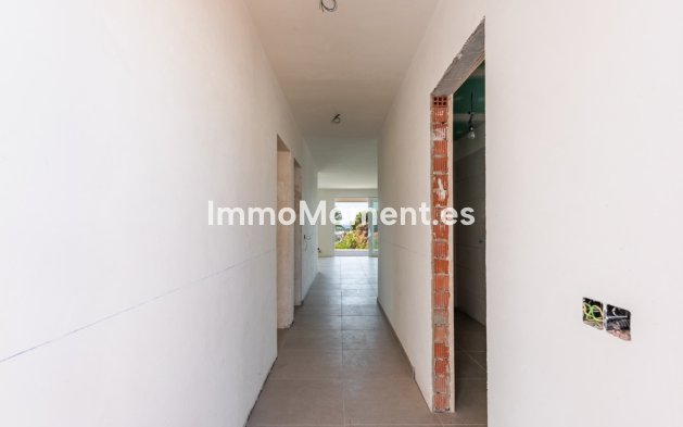 Resale - Detached villa - Estepona - Atalaya