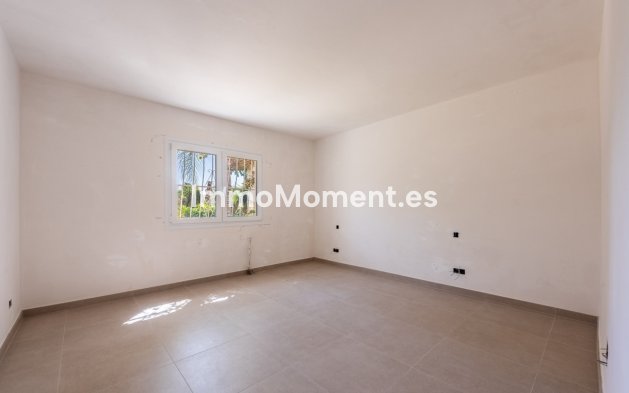 Resale - Detached villa - Estepona - Atalaya