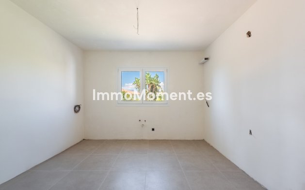 Resale - Detached villa - Estepona - Atalaya