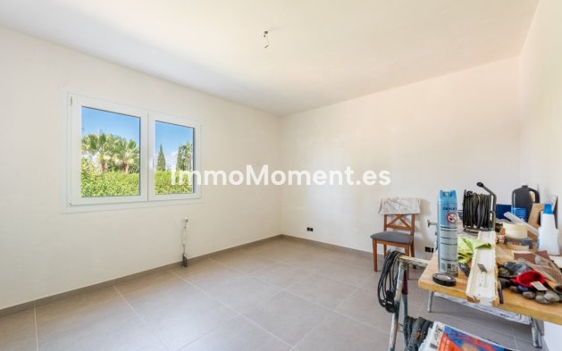 Resale - Detached villa - Estepona - Atalaya