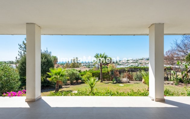 Resale - Detached villa - Estepona - Atalaya