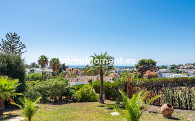 Resale - Detached villa - Estepona - Atalaya