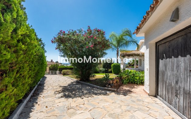 Resale - Detached villa - Estepona - Atalaya
